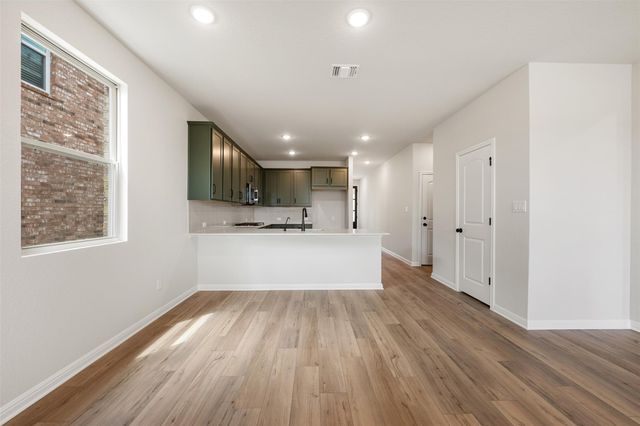 275 Crater Lake DR, Dripping Springs, TX 78620