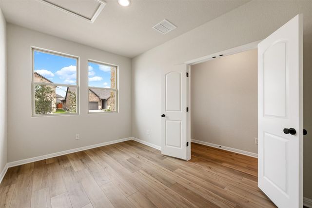 275 Crater Lake DR, Dripping Springs, TX 78620