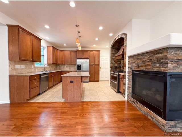 2232 Whistler Dr, Longmont, CO 80504