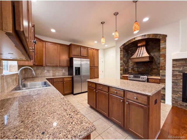 2232 Whistler Dr, Longmont, CO 80504