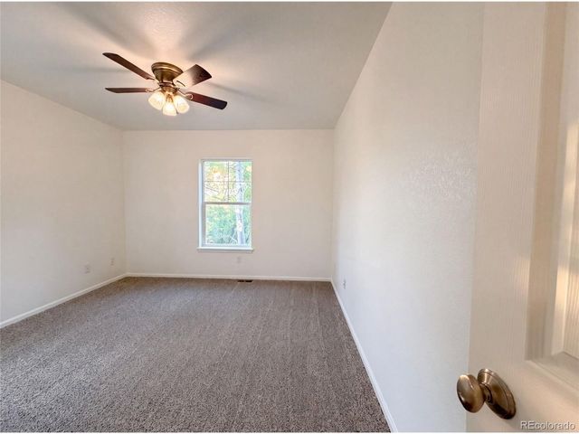 2232 Whistler Dr, Longmont, CO 80504