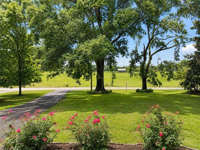 212 Craigtown Road NE, Calhoun, GA 30701