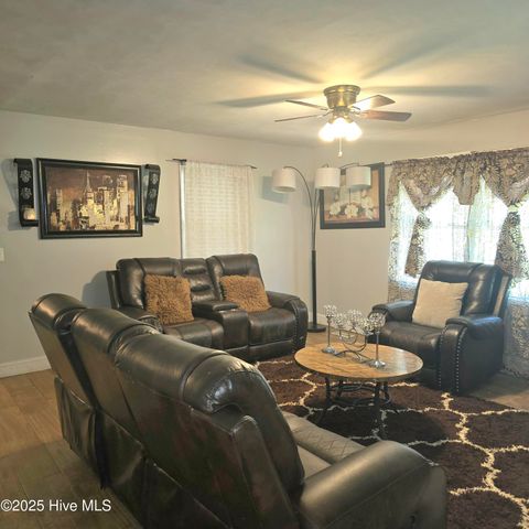 188 Bonham Road, Magnolia, NC 28453