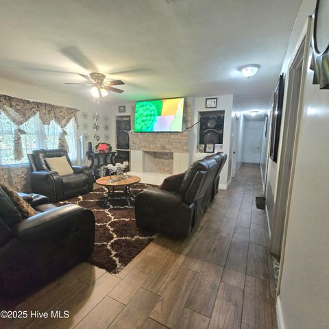 188 Bonham Road, Magnolia, NC 28453