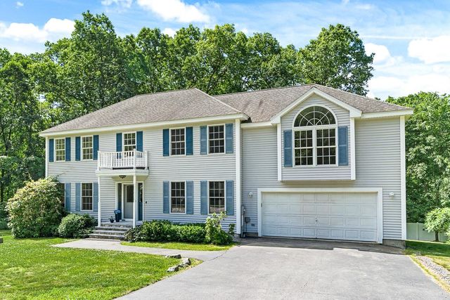 105 Wyndridge Circle, Pelham, NH 03076