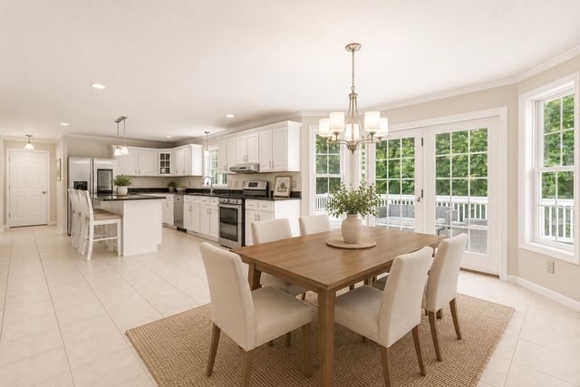 105 Wyndridge Circle, Pelham, NH 03076