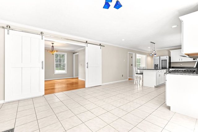 105 Wyndridge Circle, Pelham, NH 03076
