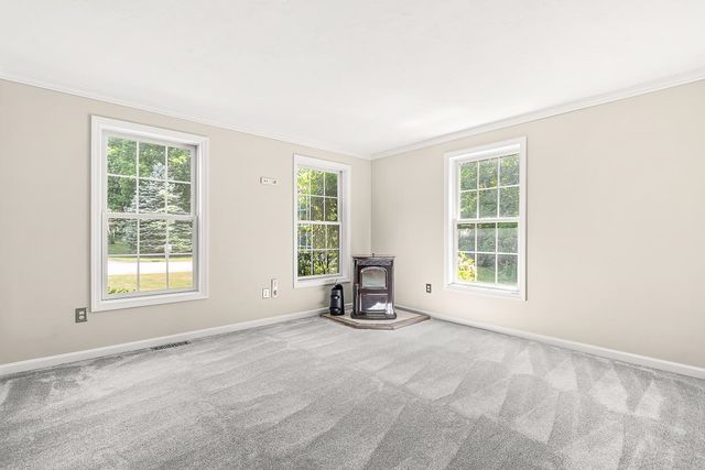 105 Wyndridge Circle, Pelham, NH 03076