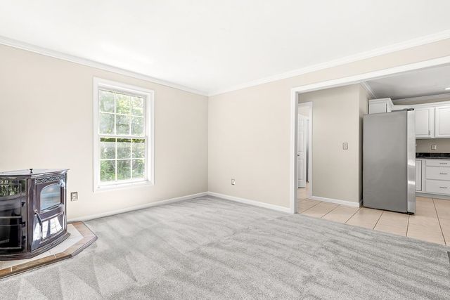 105 Wyndridge Circle, Pelham, NH 03076