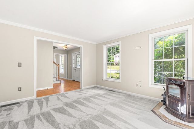 105 Wyndridge Circle, Pelham, NH 03076