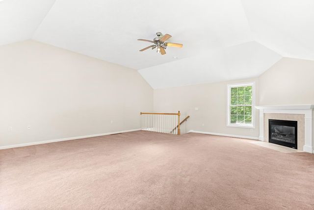 105 Wyndridge Circle, Pelham, NH 03076