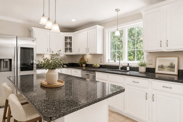 105 Wyndridge Circle, Pelham, NH 03076