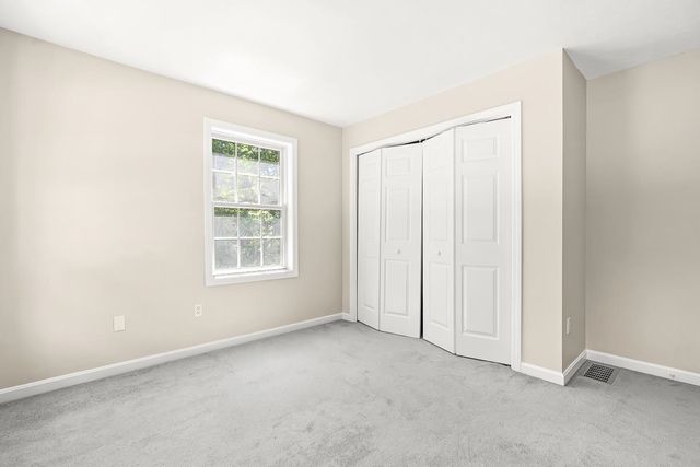 105 Wyndridge Circle, Pelham, NH 03076