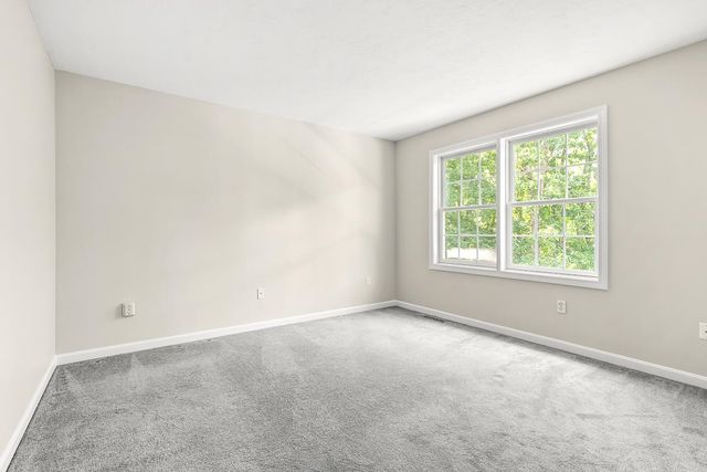105 Wyndridge Circle, Pelham, NH 03076