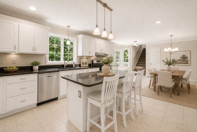 105 Wyndridge Circle, Pelham, NH 03076