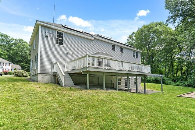 105 Wyndridge Circle, Pelham, NH 03076
