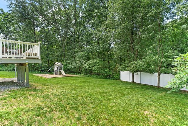 105 Wyndridge Circle, Pelham, NH 03076