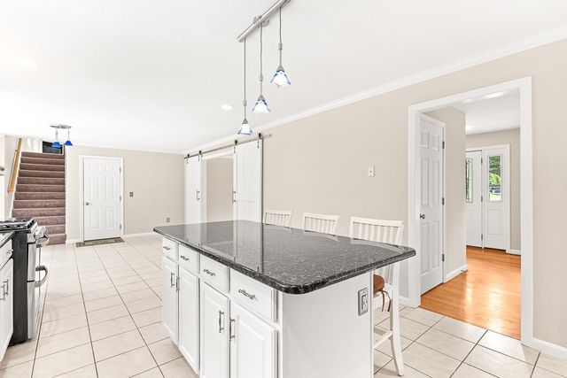 105 Wyndridge Circle, Pelham, NH 03076