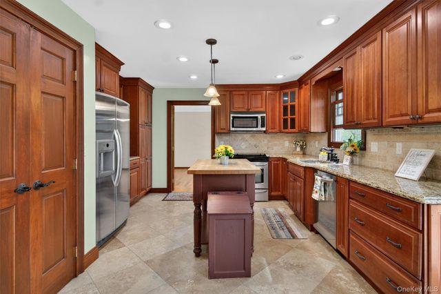 1 Aspen Road, Hopewell Junction, NY 12533