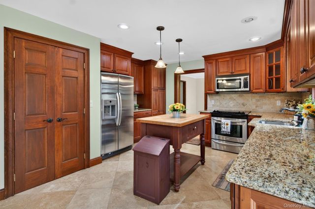 1 Aspen Road, Hopewell Junction, NY 12533