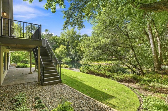 1316 Summit Oaks Drive, Burnsville, MN 55337