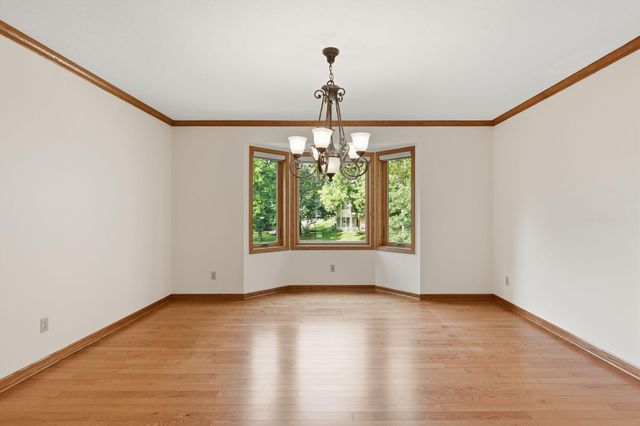 1316 Summit Oaks Drive, Burnsville, MN 55337