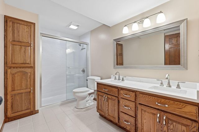 1316 Summit Oaks Drive, Burnsville, MN 55337
