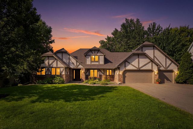 1316 Summit Oaks Drive, Burnsville, MN 55337