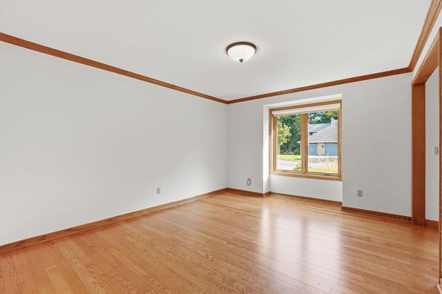 1316 Summit Oaks Drive, Burnsville, MN 55337