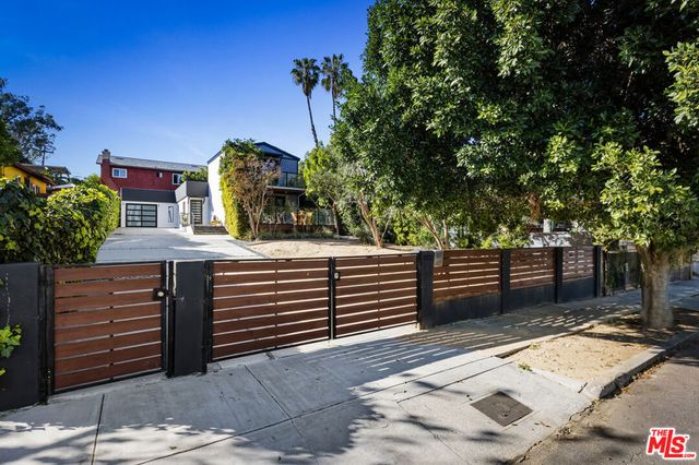 1057 N Avenue 49, Los Angeles, CA 90042