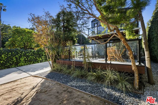 1057 N Avenue 49, Los Angeles, CA 90042