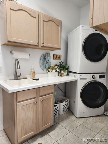 2 Speceberry Court S, Homosassa, FL 34446