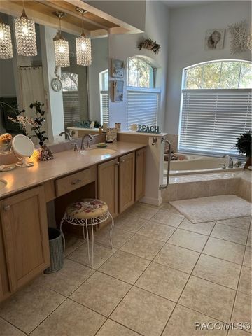 2 Speceberry Court S, Homosassa, FL 34446