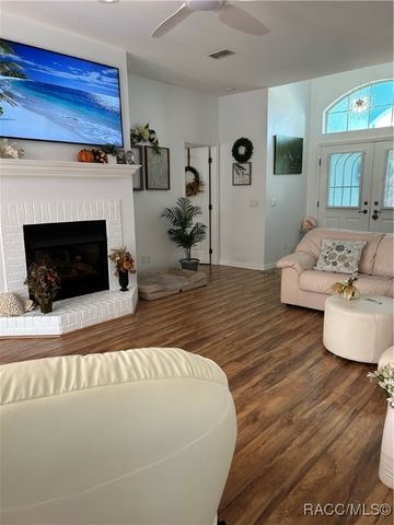 2 Speceberry Court S, Homosassa, FL 34446