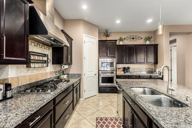 3545 E CASSIA Lane, Gilbert, AZ 85298