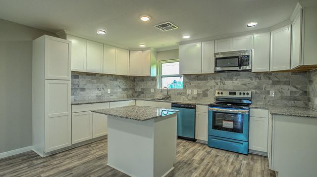 13131 Buccaneer Parkway, Freeport, TX 77541