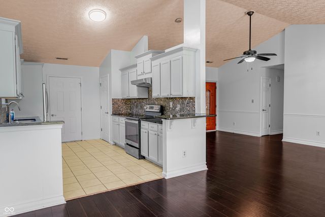 2023 Cycling Lane, Indianapolis, IN 46260