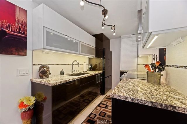 1801 Diamond St, San Diego, CA 92109