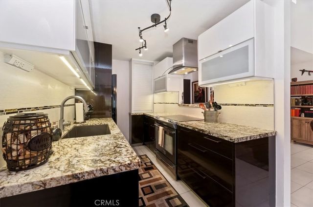 1801 Diamond St, San Diego, CA 92109