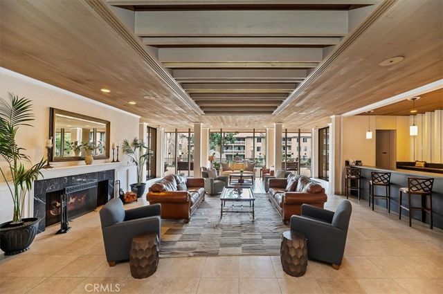 1801 Diamond St, San Diego, CA 92109