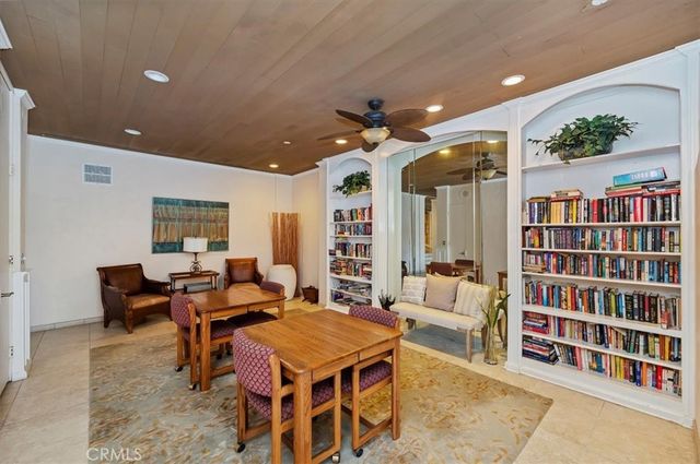 1801 Diamond St, San Diego, CA 92109