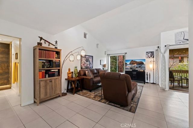 1801 Diamond St, San Diego, CA 92109