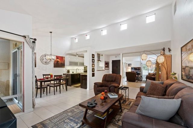 1801 Diamond St, San Diego, CA 92109