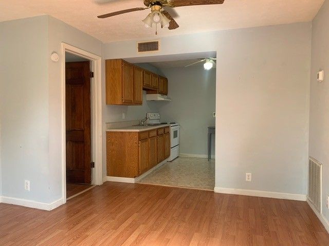 132 E Winchester St Apt 2, Gallatin, TN 37066