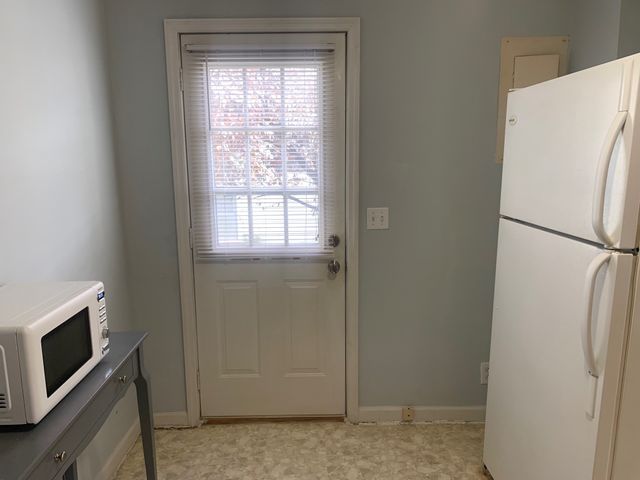 132 E Winchester St Apt 2, Gallatin, TN 37066