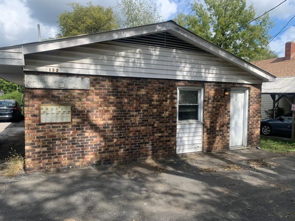 132 E Winchester St Apt 2, Gallatin, TN 37066
