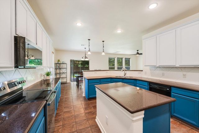 10229 English Oak DR, Austin, TX 78748