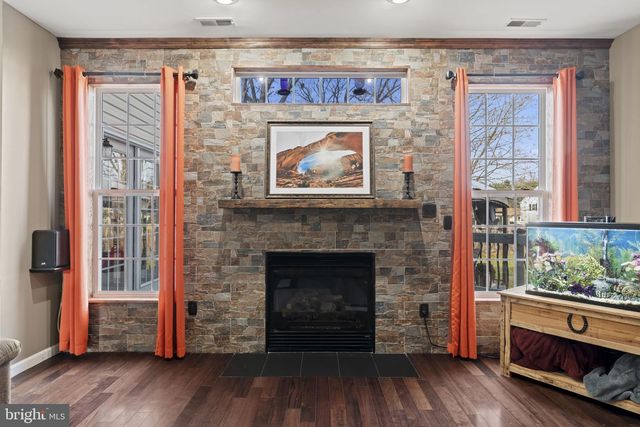 5 PANAMA CT, Carneys Point, NJ 08069