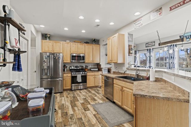 5 PANAMA CT, Carneys Point, NJ 08069