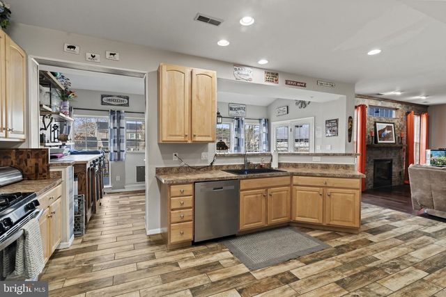 5 PANAMA CT, Carneys Point, NJ 08069